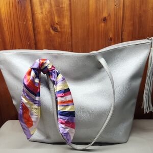 🔥Silver Tote Bag With Twilly